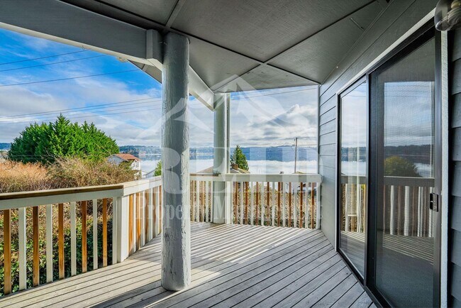Building Photo - Water view 4 plex close to Silverdale and ...