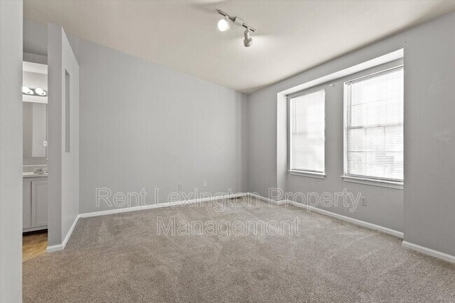 Foto del edificio - 4360 Cobblestone Knoll Dr