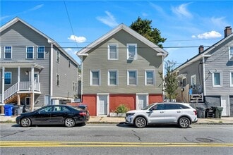 Building Photo - 871 Manton Ave