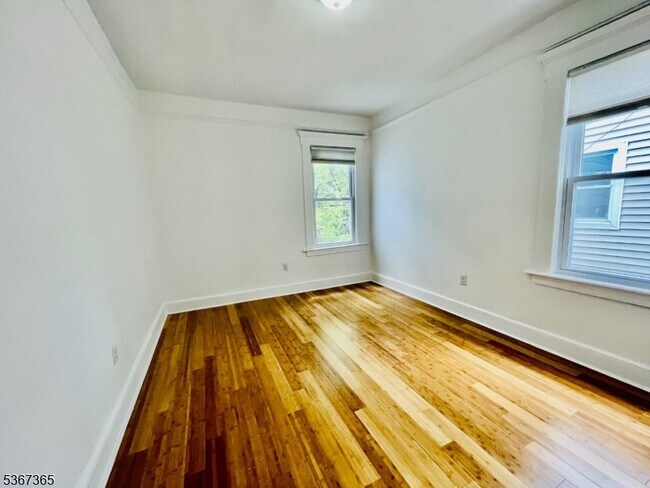 Foto del edificio - 169 Hillside Ave