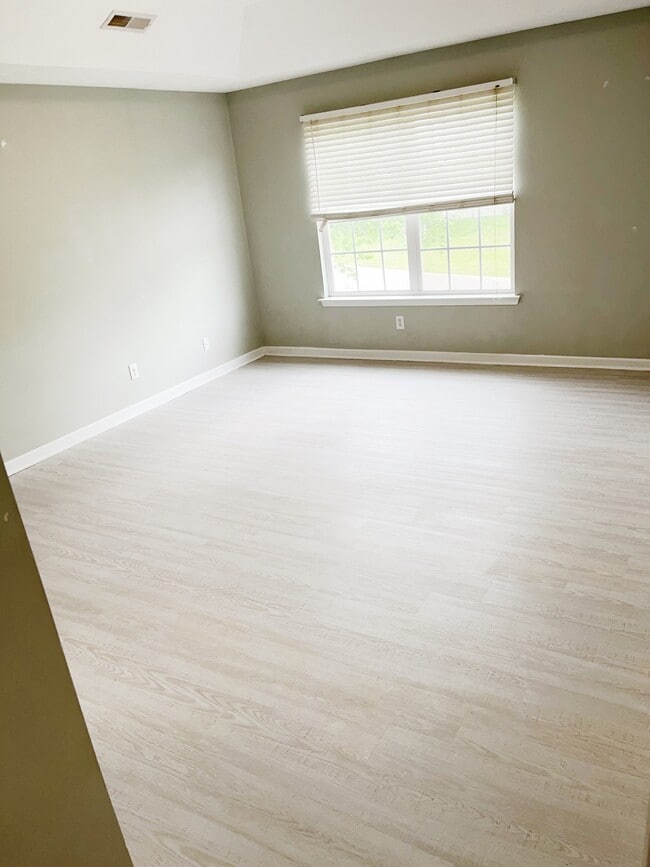 Building Photo - 129 Baker Springs Ln
