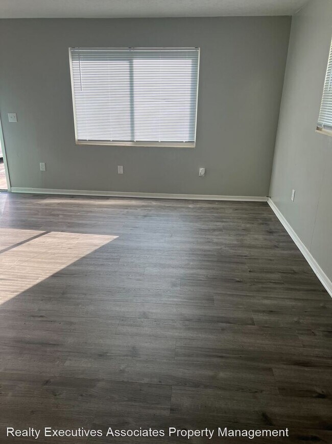 Building Photo - 2 br, 1 bath House - 723 West Casey Drive,...