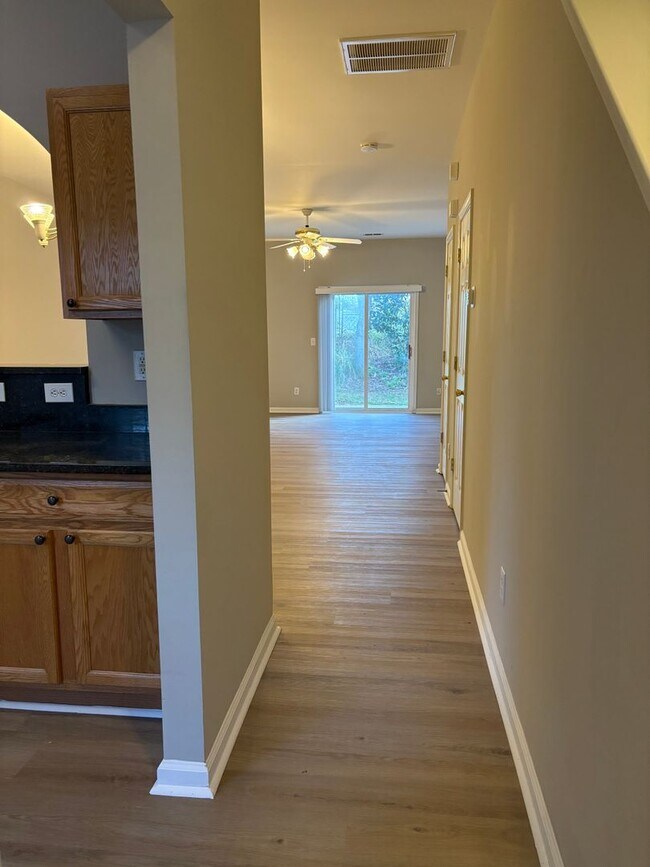 Building Photo - 2224 Winthrop Chase Dr