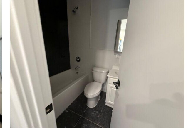 Foto del edificio - 386 E 31st St