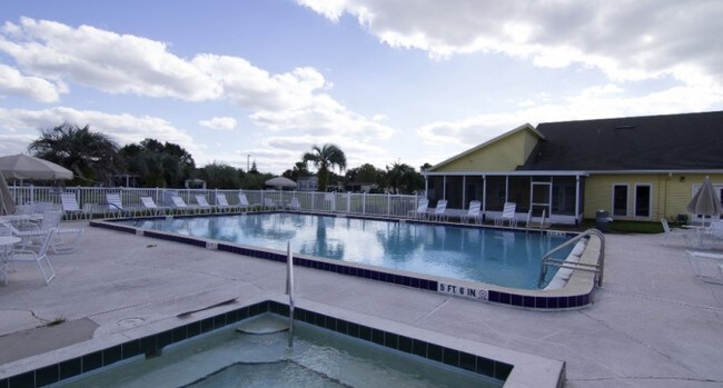 Pool - The Lakes at CountryWood