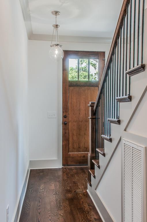 Building Photo - 503 Acklen Park Dr