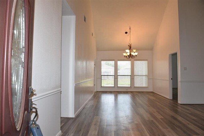 Foto del edificio - 12134 Ella Lee Ln