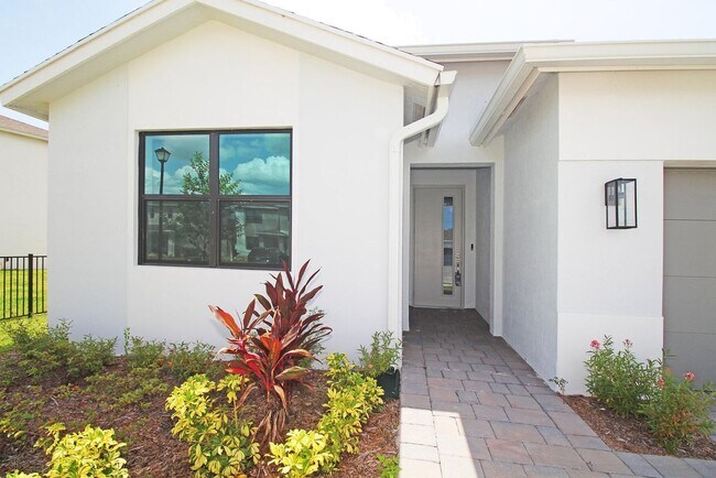 Foto del edificio - 5929 SE Sky Blue Cir