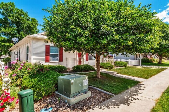 Foto del edificio - Spacious 3-Bedroom, 2-Bath Home - RV Parking!