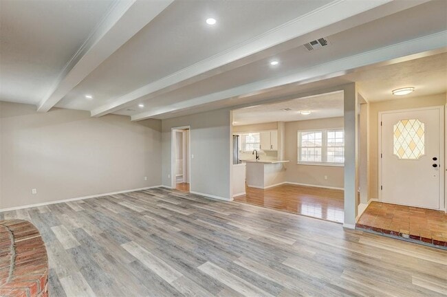 Building Photo - 206 Del Mar Dr