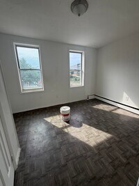 100 S Essex Ave