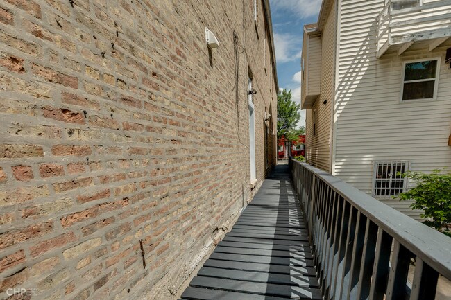 Building Photo - Pilsen Area