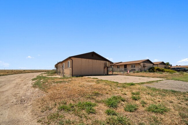 Foto del edificio - Great 2/1 Townhome WITH YARD in Pueblo West