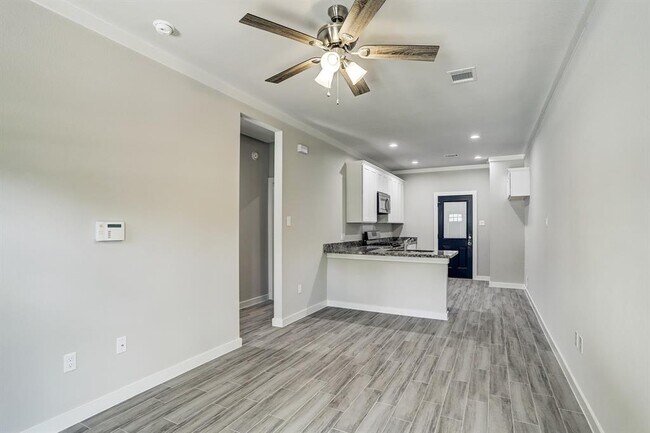 Foto del edificio - 4206 Larkspur St