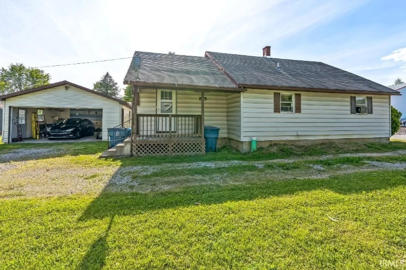 Primary Photo - 718 Center St