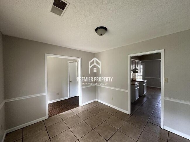 Foto del edificio - 6812 Starkenburg Ln