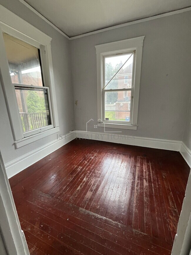 Building Photo - 53 S Balch St