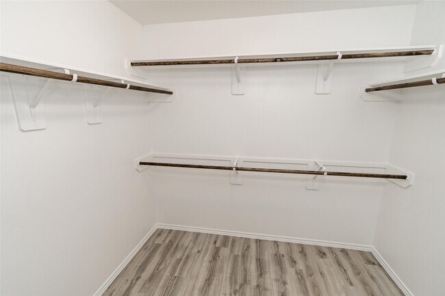 Building Photo - 18511 Paddys Crk Trl