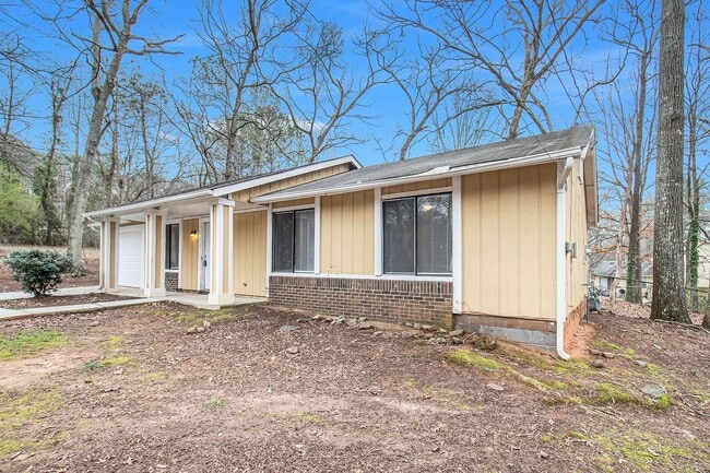 Building Photo - Fully Renovated 3BR/2BA in Decatur!