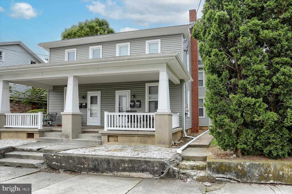 424 W Main St Unit 2ND FLOOR, Palmyra, PA 17078 Room for Rent in