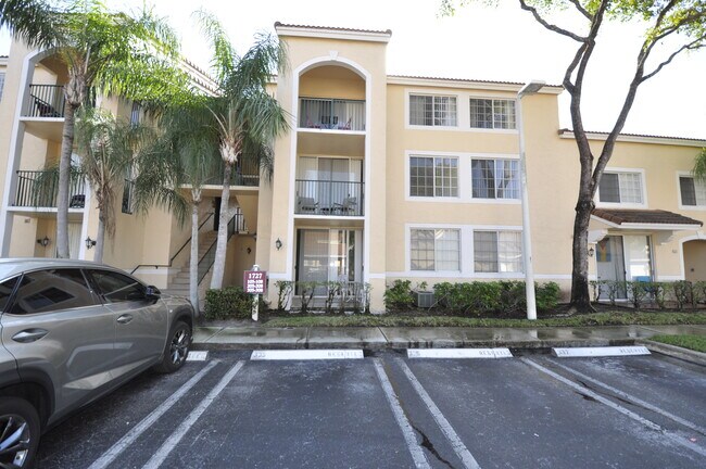 Building Photo - 1727 Village Blvd
