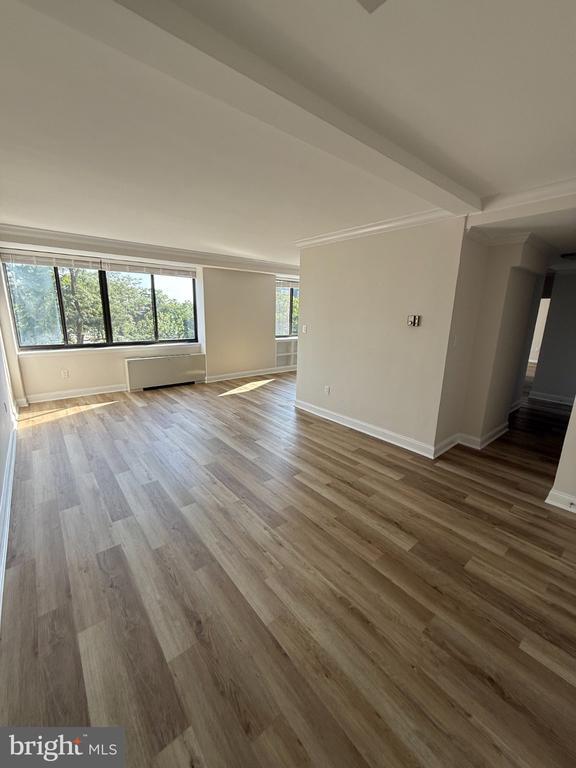 Foto del edificio - 4390 Lorcom Ln