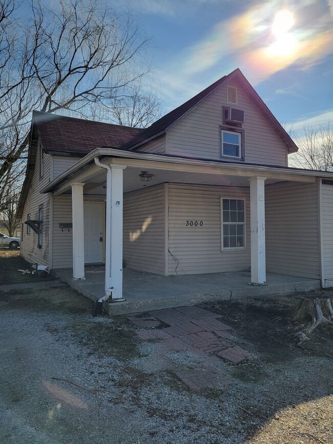 Building Photo - 3000 S Pershing Dr
