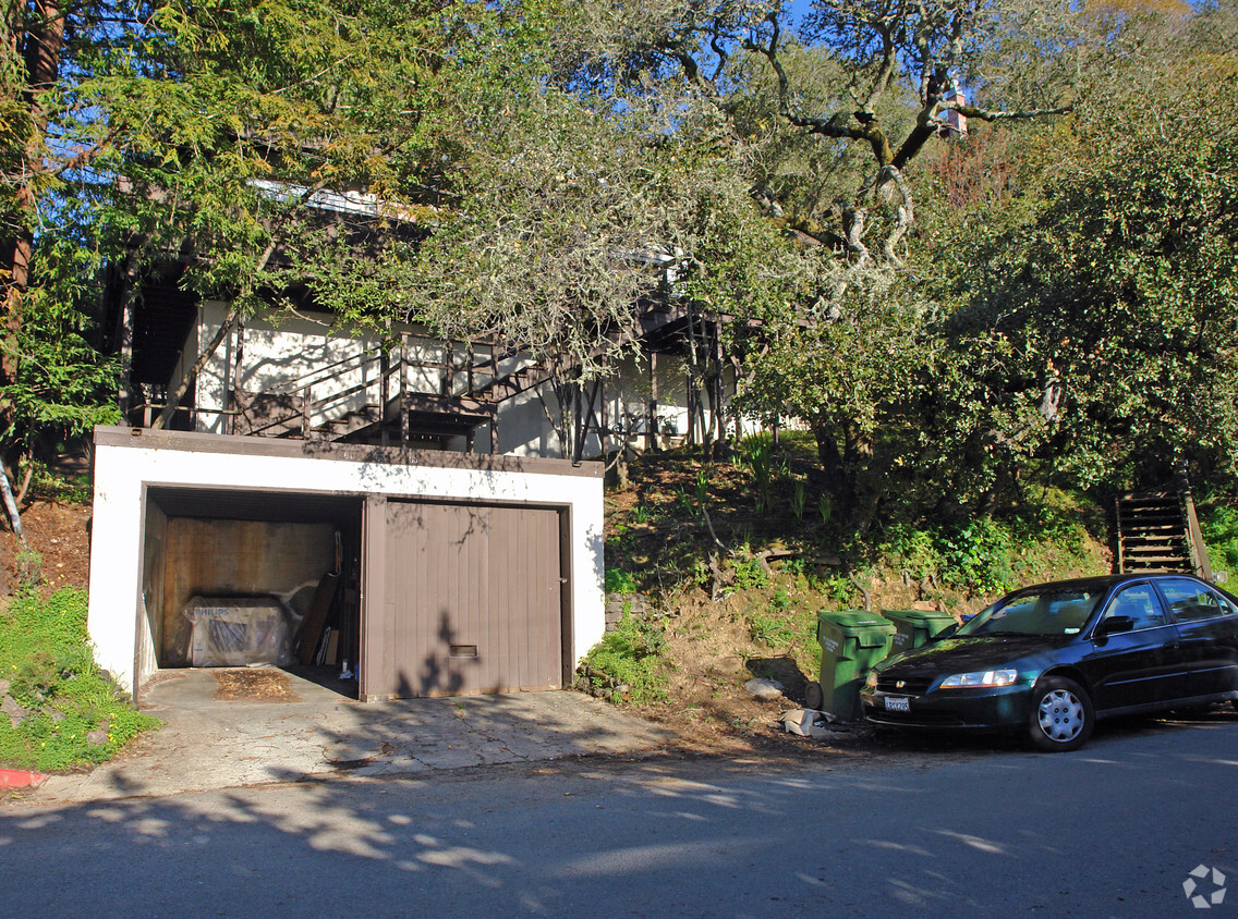 Primary Photo - 75-77 Corte Madera Ave