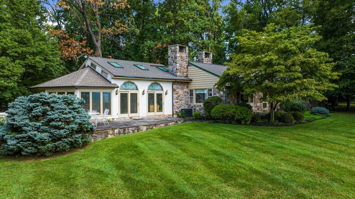 Foto principal - 451 Merlin Rd