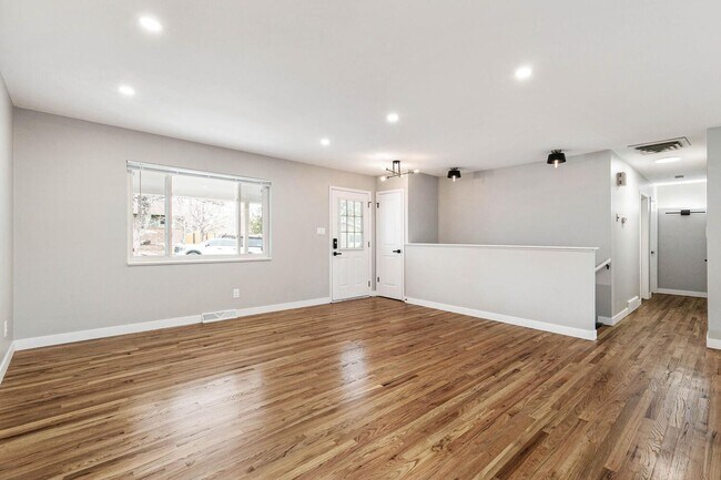 Building Photo - Charming Remodeled Home in the Heart of Go...