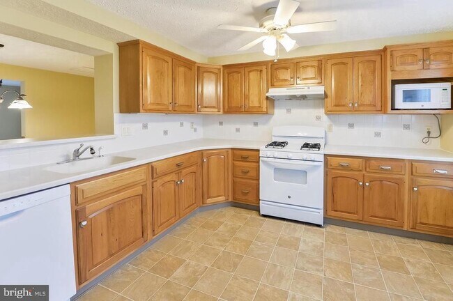 Foto del edificio - 81 Stoneshire Dr