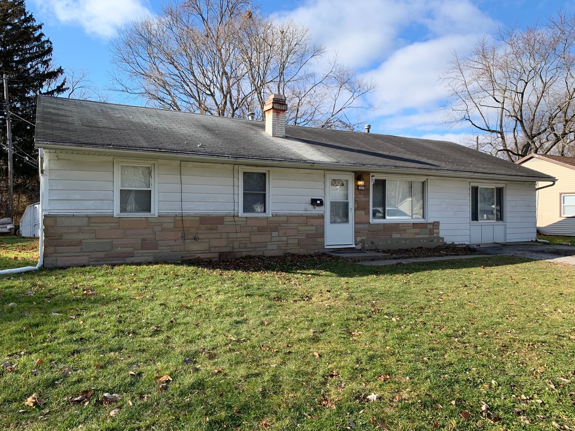 Primary Photo - 1419 Holly Hill Dr