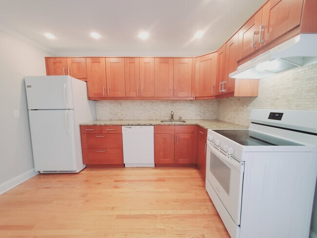 Building Photo - 409 Glenbrook Rd