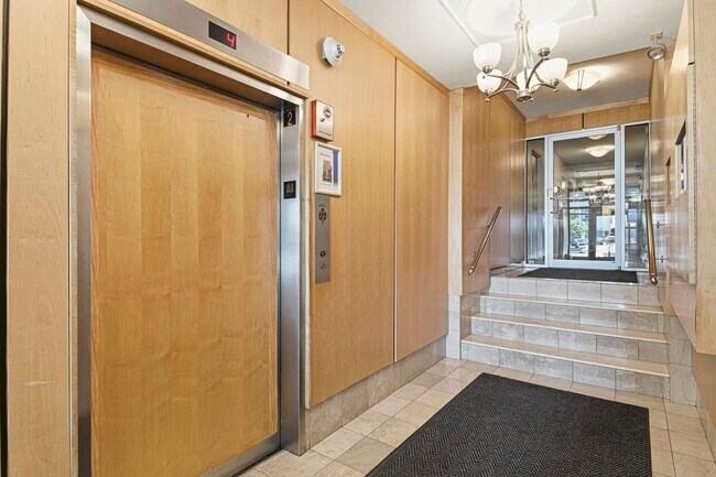 Foto del edificio - 6118 N Sheridan Rd
