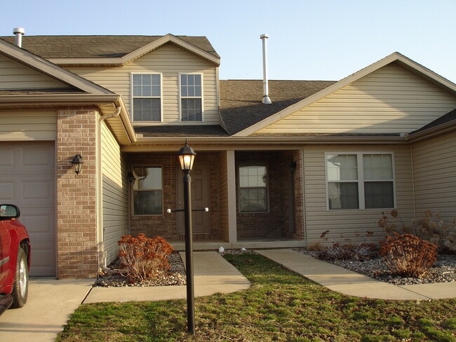 Front Entry - 3824 Balmoral Dr