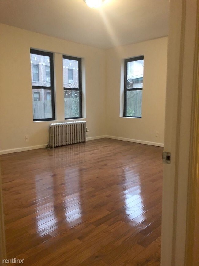 Foto del edificio - 1 br, 1 bath  - 4126 73rd St D43