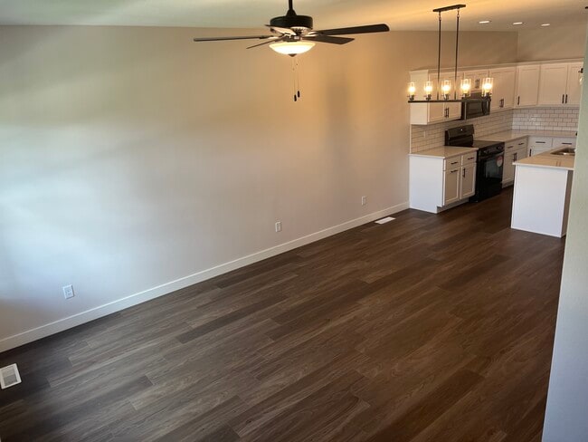 Building Photo - 2432 Roycroft Aly