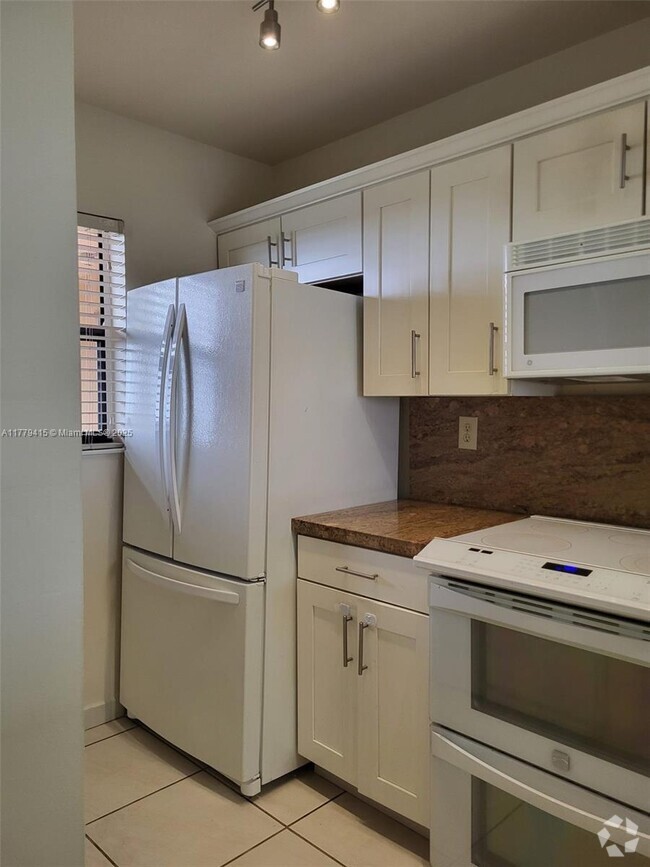 Building Photo - 10155 NW 9th Street Cir