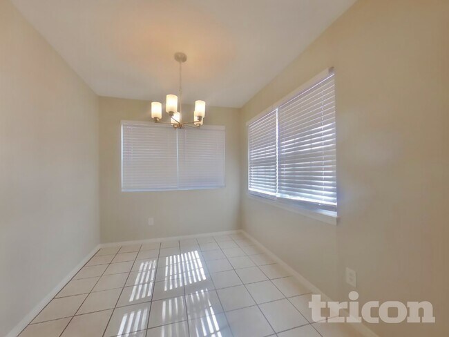 Foto del edificio - 3412 Ridge Haven Cir