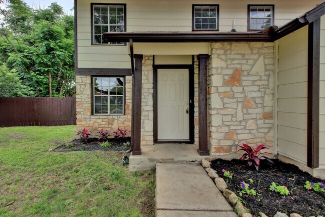 Foto del edificio - Two stories 3 Bedrooms & 3 Bathrooms Home for Rent in Desirable Anderson Mill NW of Austin