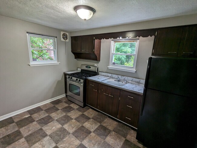 Foto del edificio - Cozy Single-Family Home with 2 Bedrooms an...