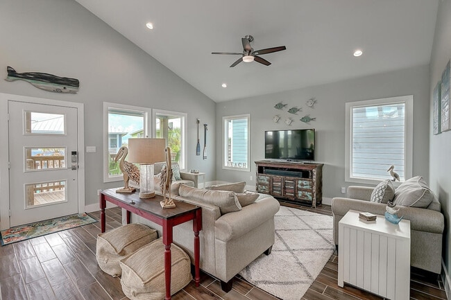 Foto del edificio - 409 Paradise Pointe Dr