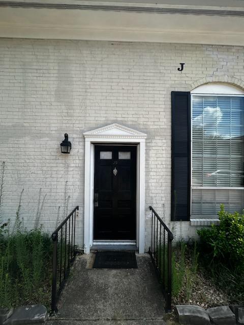 Building Photo - 5025 Wayneland Dr