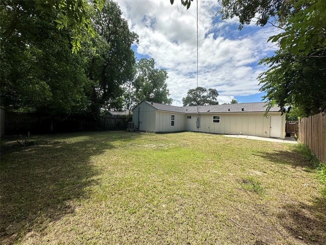 Foto del edificio - 5017 Kenilwood Dr