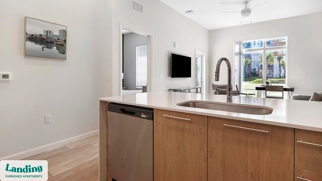 Building Photo - 5256 International Dr