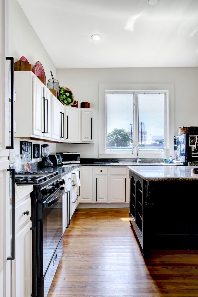 Foto del edificio - 120 Shadrach St