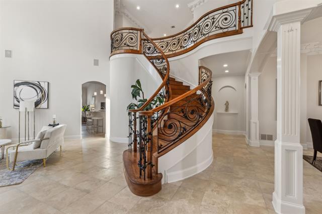 Building Photo - 7300 Majestic Manor