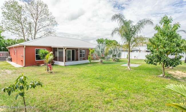 Building Photo - 6485 Orchid Ave