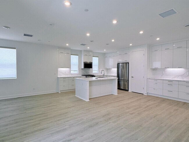 Foto del edificio - 2630 Everly Dr