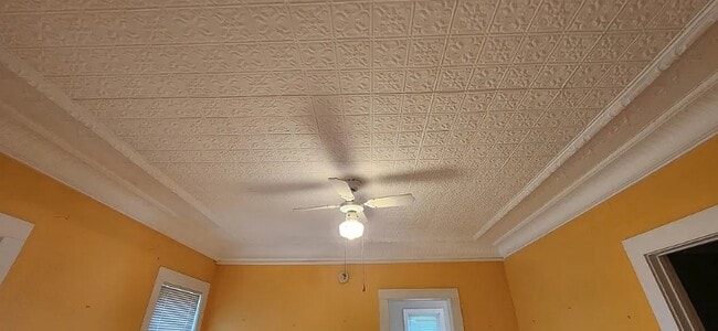 Building Photo - 170 S Main St